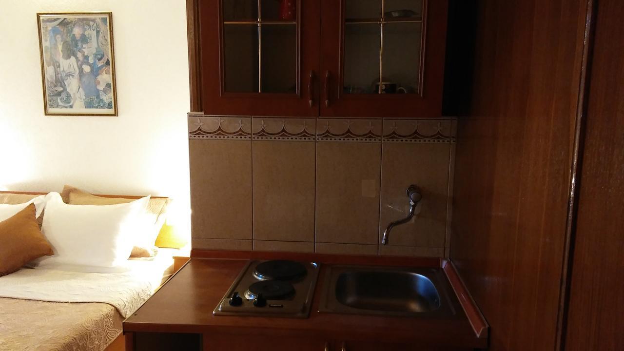 Guest House Villa Castio Petrovac Buitenkant foto