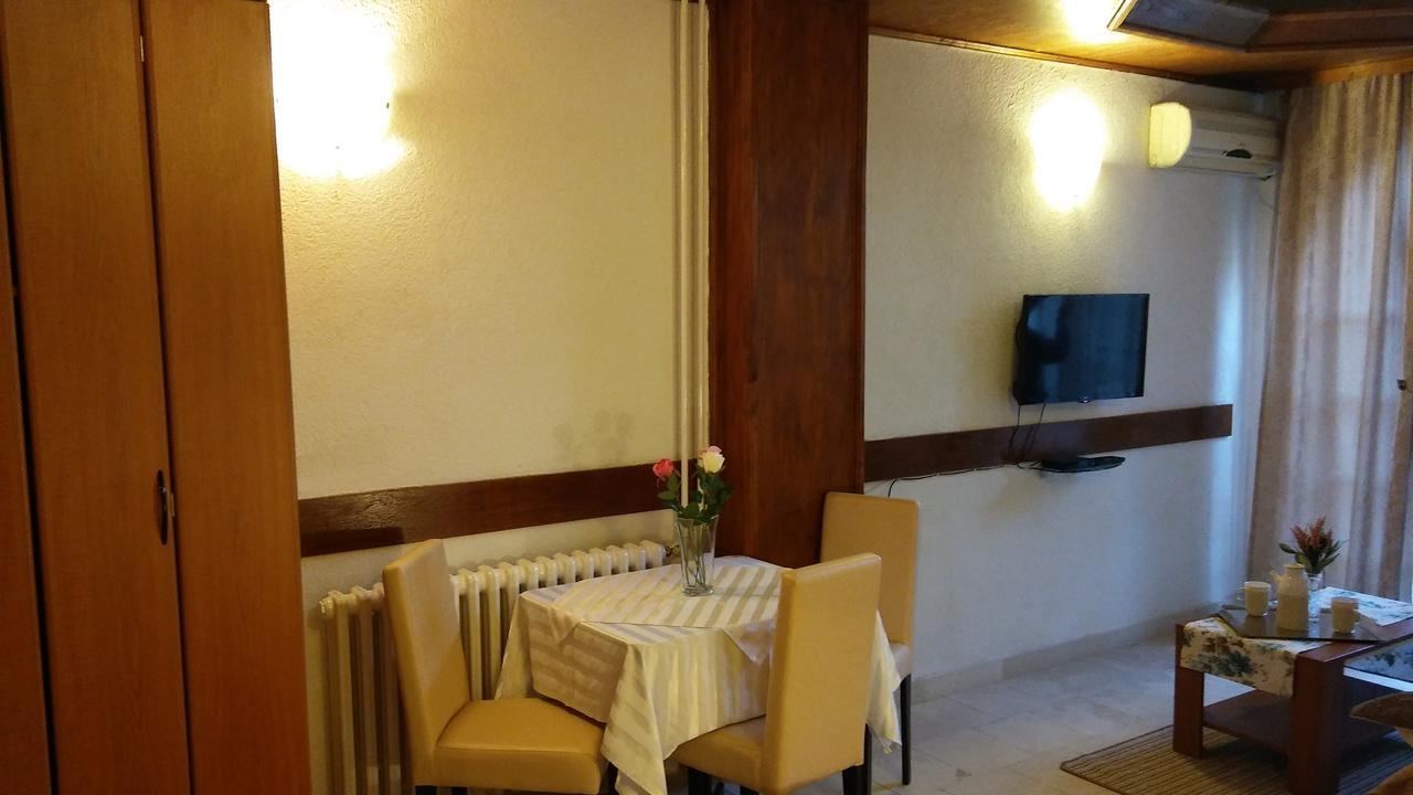 Guest House Villa Castio Petrovac Buitenkant foto