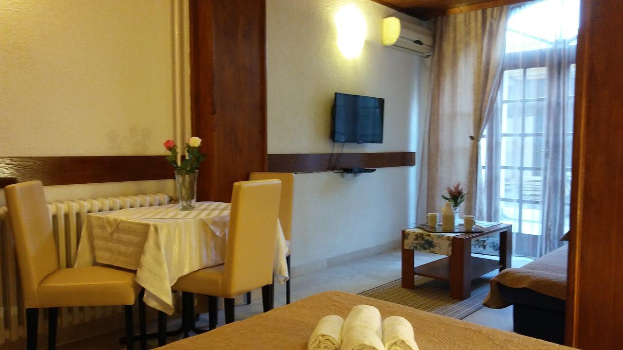 Guest House Villa Castio Petrovac Buitenkant foto