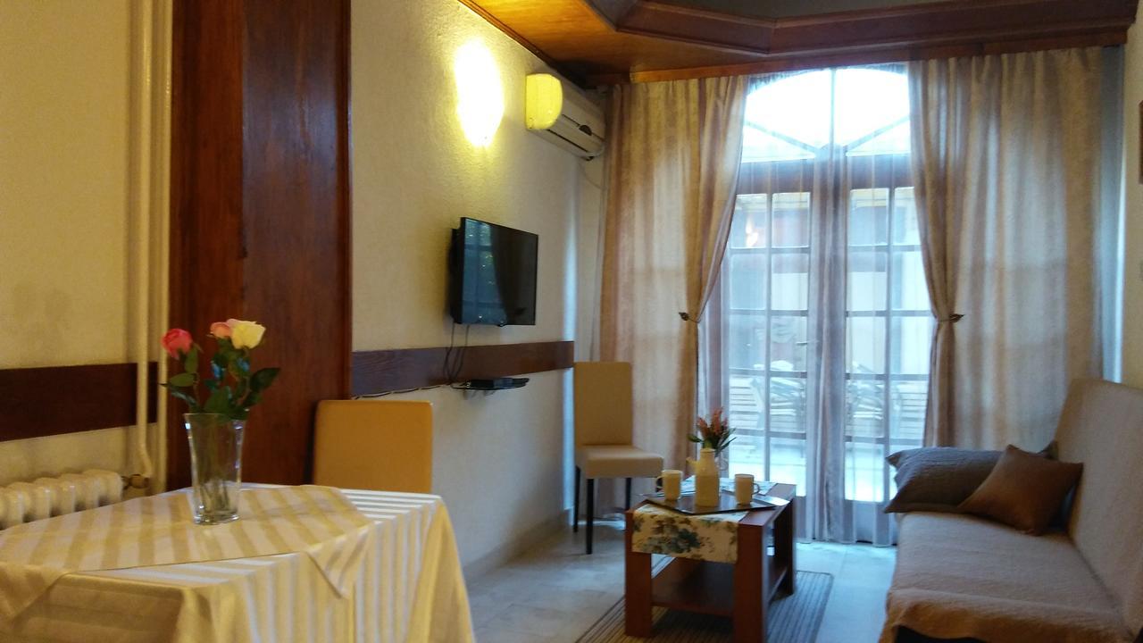 Guest House Villa Castio Petrovac Buitenkant foto